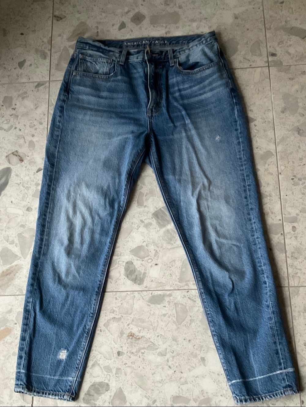 American Eagle Outfitters Women’s Boyfriend Jeans in Medium Blue Wash